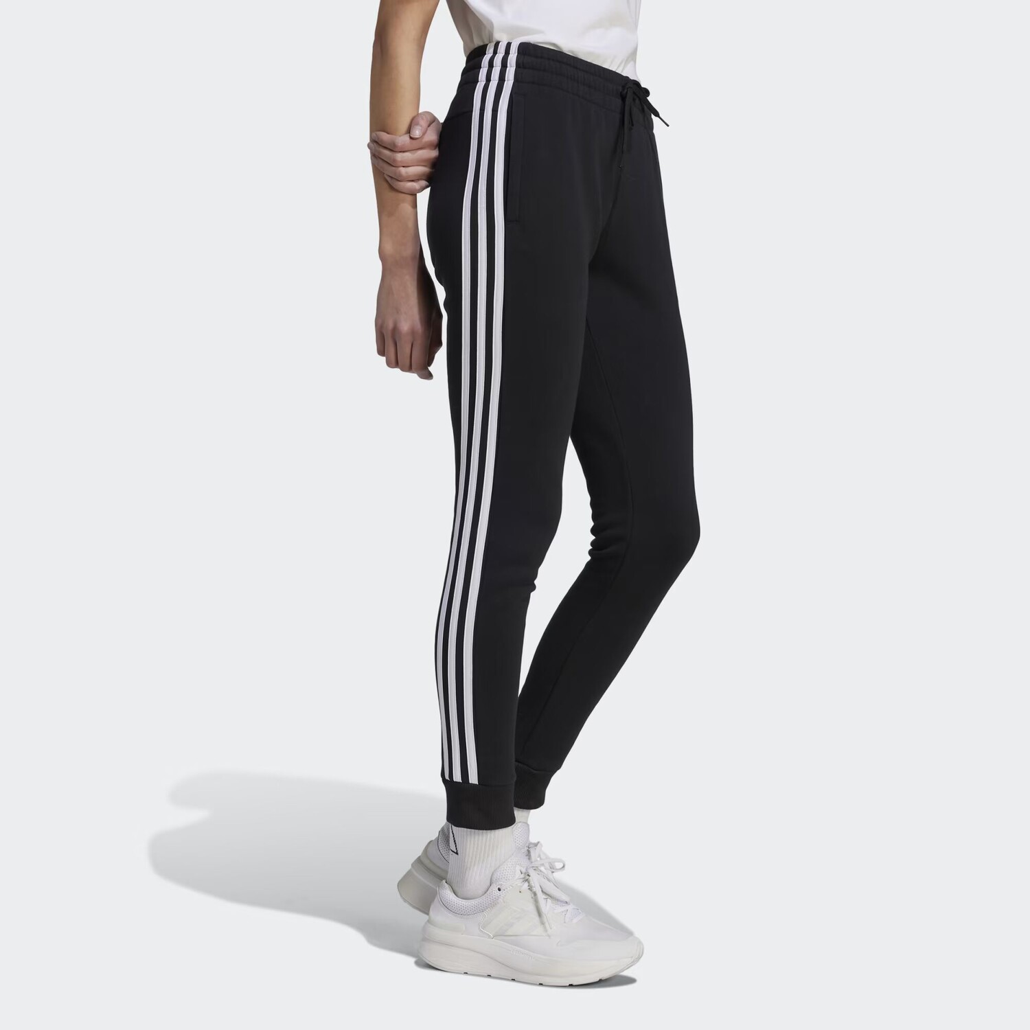 Флисовые брюки с 3 полосками Essentials Adidas, цвет Black/White — фото 3