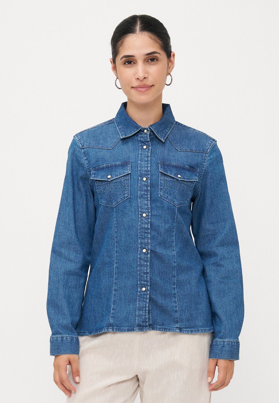 

Блуза ONLY Petite ONLSASIA RHINESTONE SHIRT, Medium Blue Denim/Blue Denim