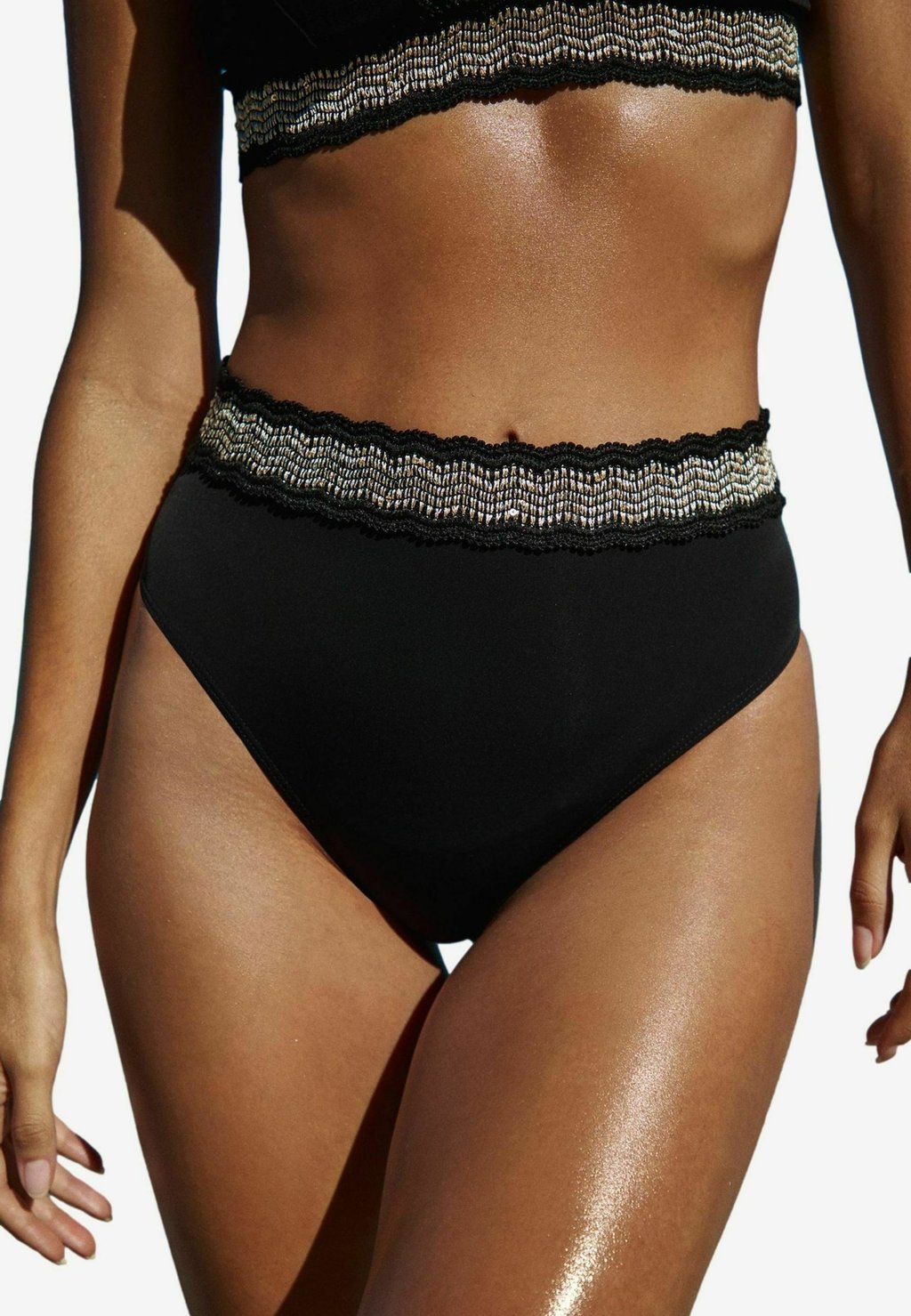 

Плавки бикини HIGH WAIST ELASTIC Lipsy, черный