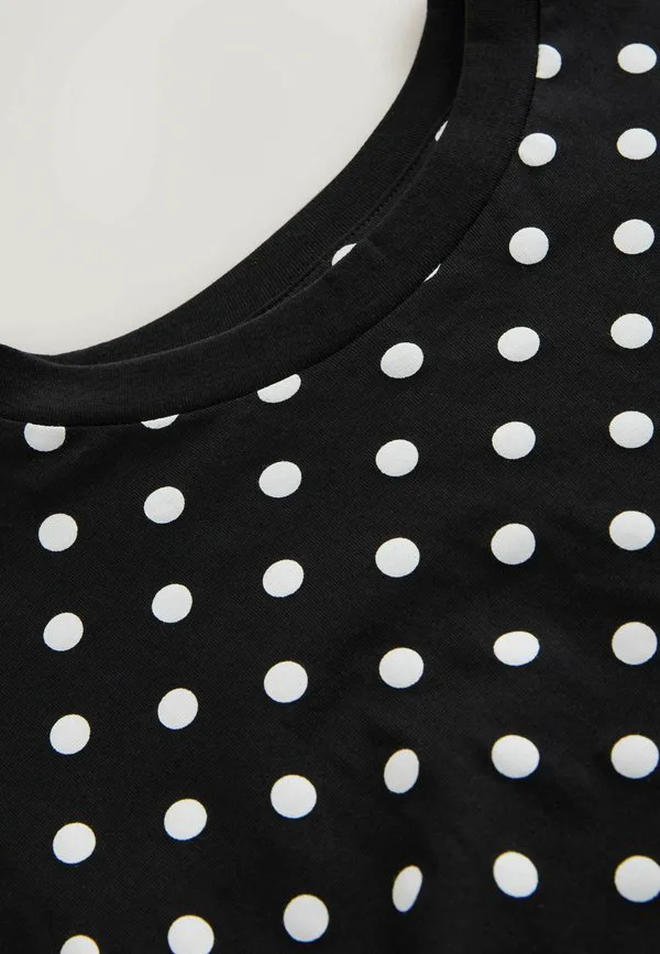 Свободная футболка свободного кроя с круглым вырезом и длиной до локтя. Next, Black White Polka Dot — фото 4