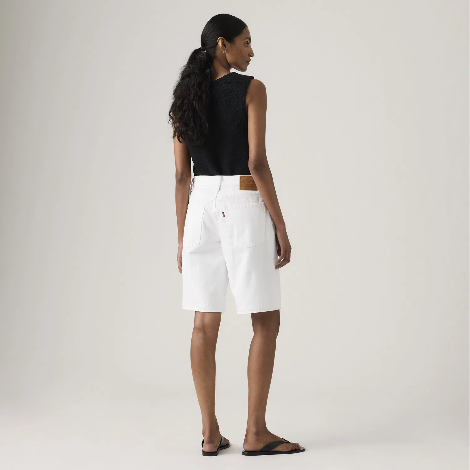 Свободные джинсовые шорты в стиле "папины шорты" Levi's, White — фото 3