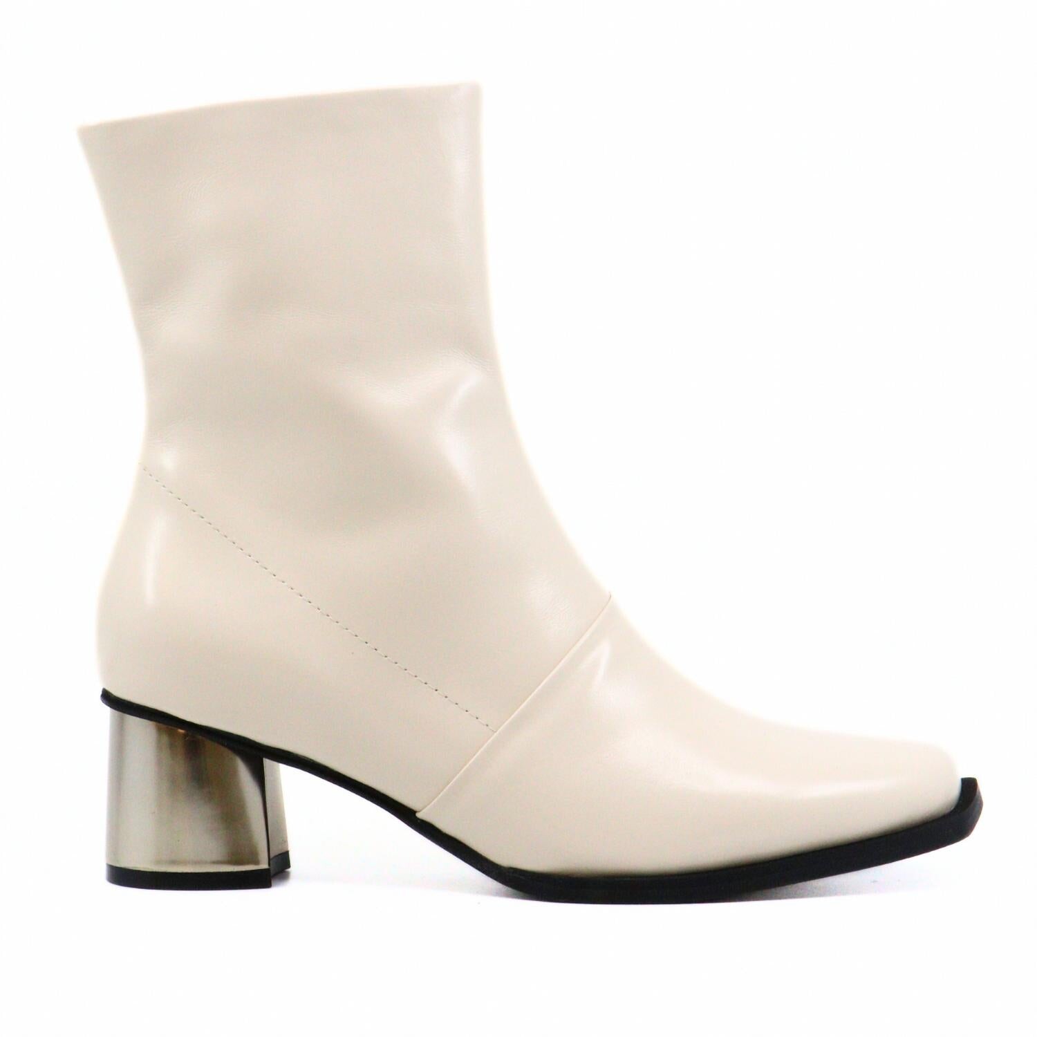 Wow Bootie цвета слоновой кости All Black, слоновая кость