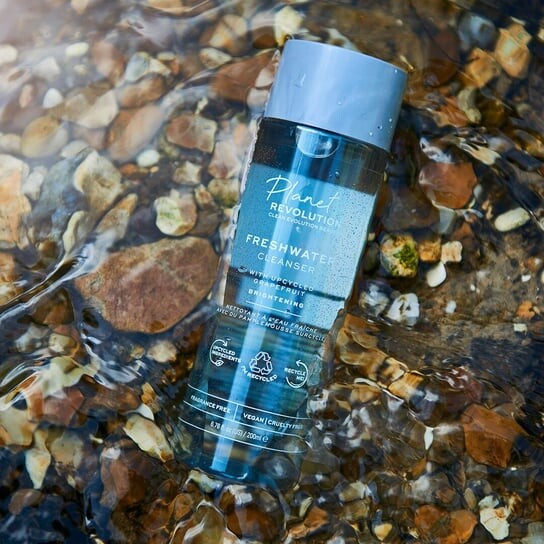 Тоник Revolution Skincare — Легкая очищающая вода, , Planet Freshwater Brightening Cleansing Water, 200 мл — фото 3