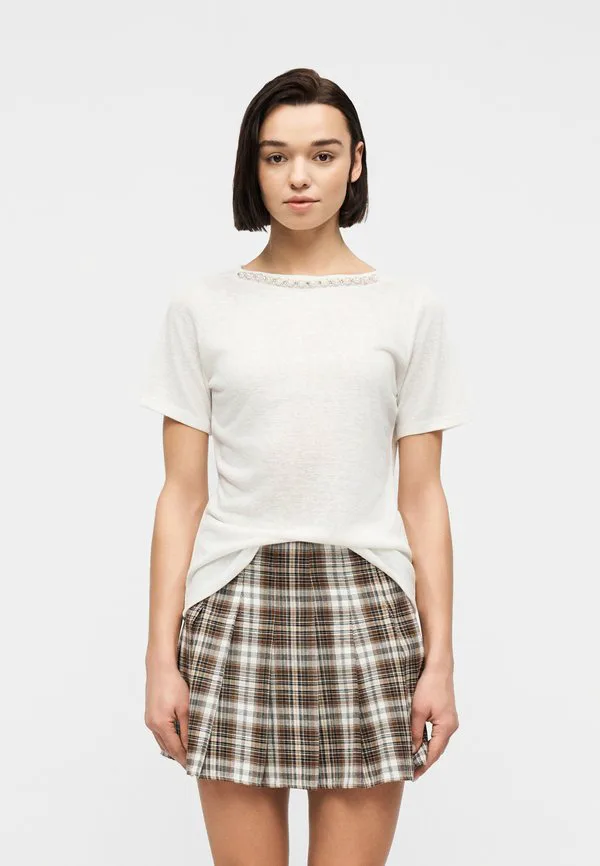 

Футболка vilacine с принтом в виде жемчужной отделки на воротнике. Vila, Snow White, Белый, Футболка vilacine с принтом в виде жемчужной отделки на воротнике. Vila, Snow White