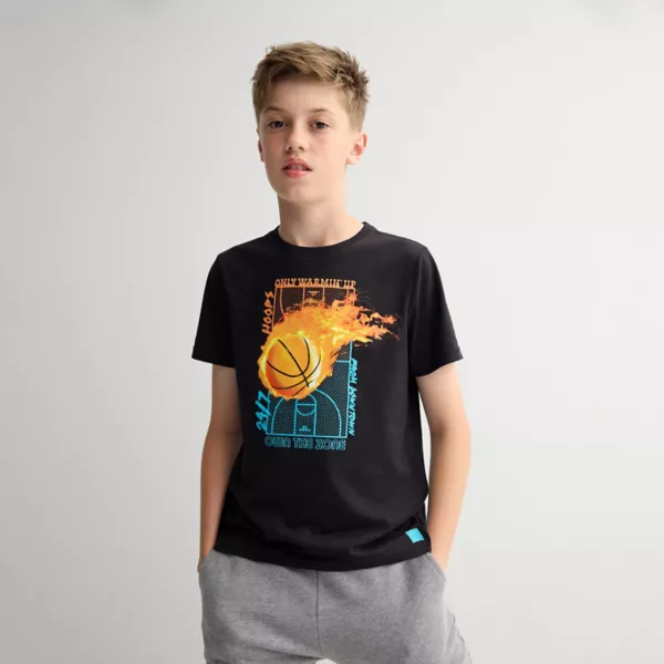 

Футболка с принтом для мальчиков 8-20 лет, обычная и свободная Tek Gear, цвет flame basketball black