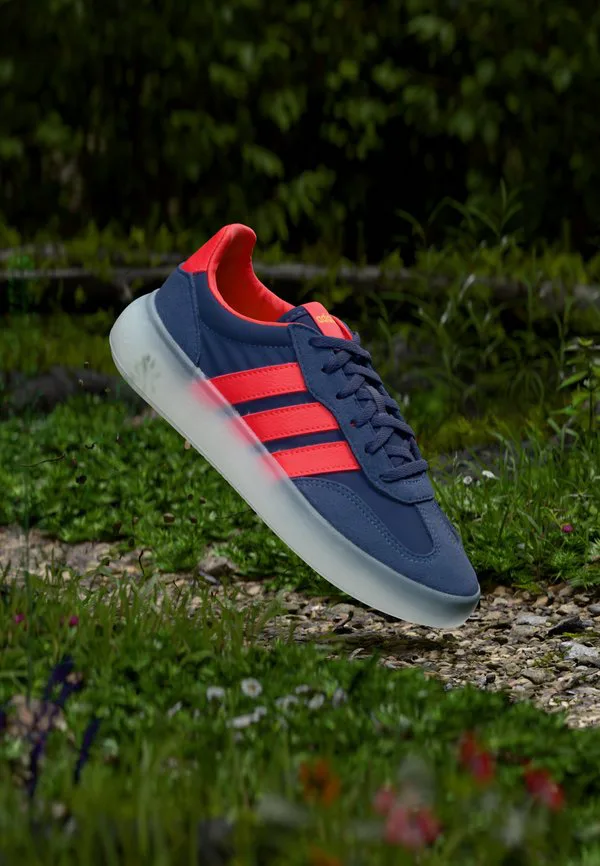 Кроссовки breaknet 3.0 для испании Adidas Performance, Dark Blue/Vivid Red/Crew Yellow