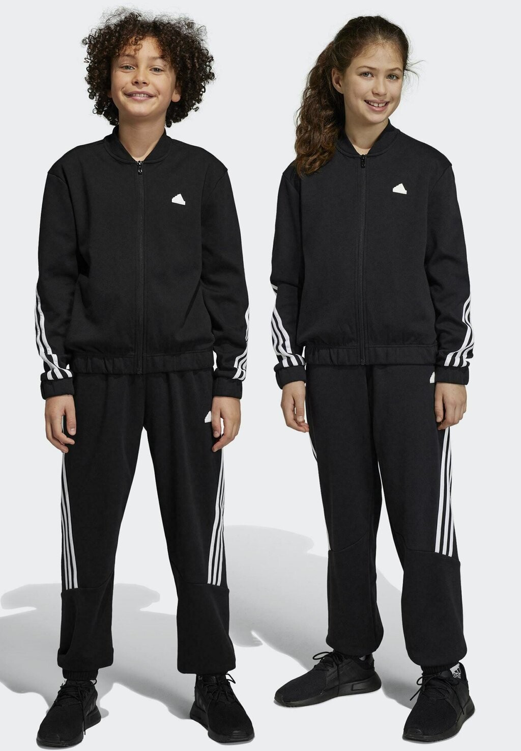 

Спортивный костюм FUTURE ICONS SET adidas Sportswear, цвет black / white