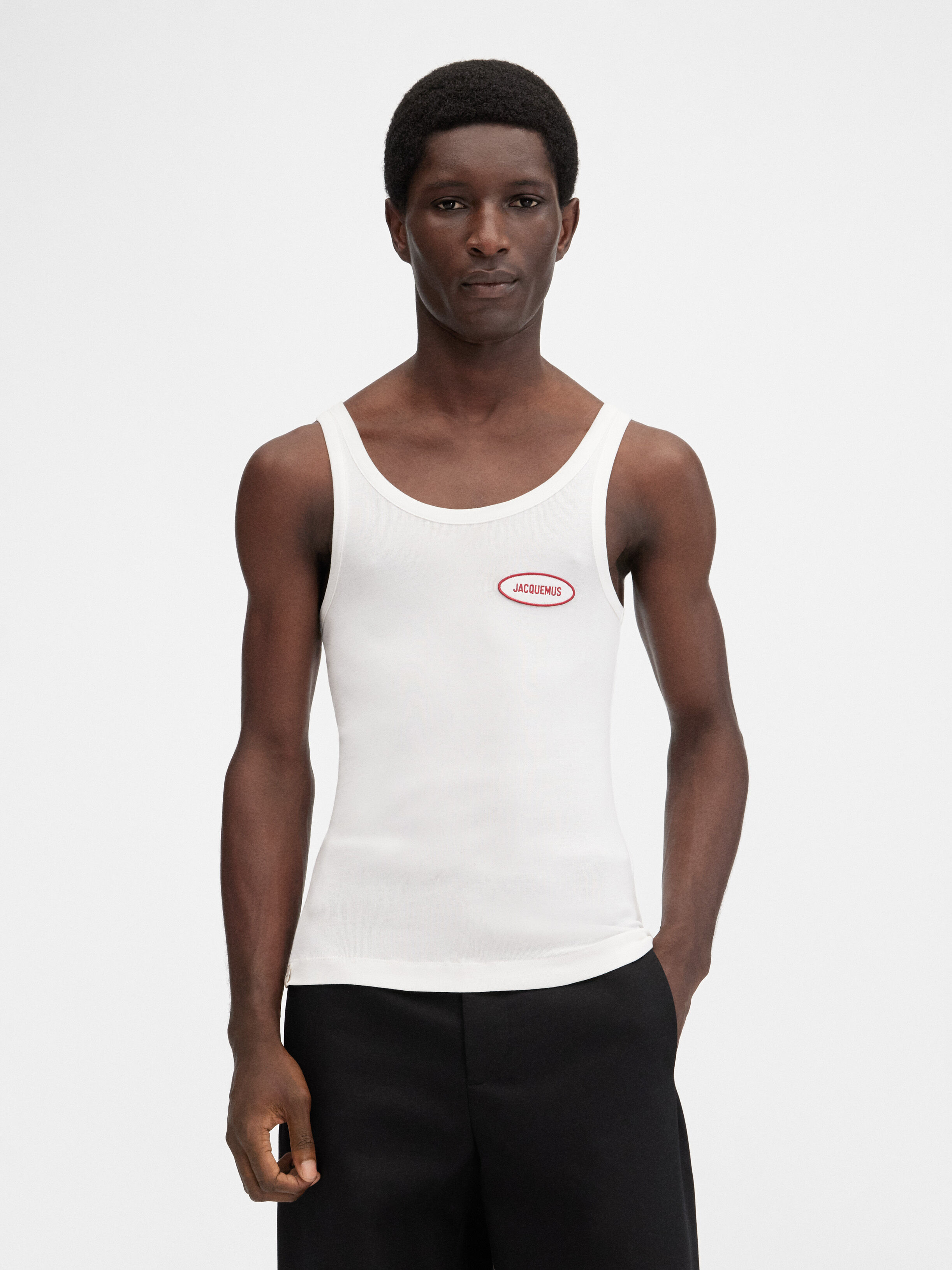 

Майка с нашивкой-логотипом JACQUEMUS The Stazione tank top, цвет Station Patch White