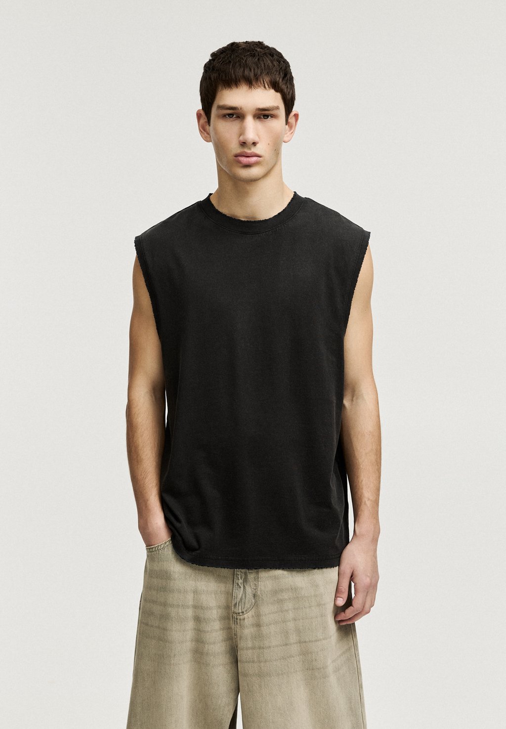 

Базовая футболка WASHED STRAPPY PULL&BEAR, черный