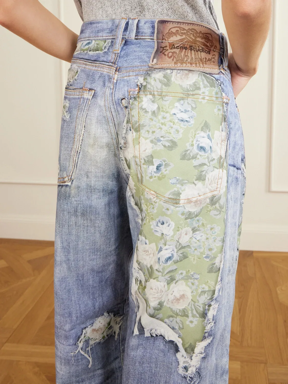 Джинсы из хлопка с принтом «розы» 1981 Denim, средней посадки, широкие штанины Acne Studios, синий — фото 4