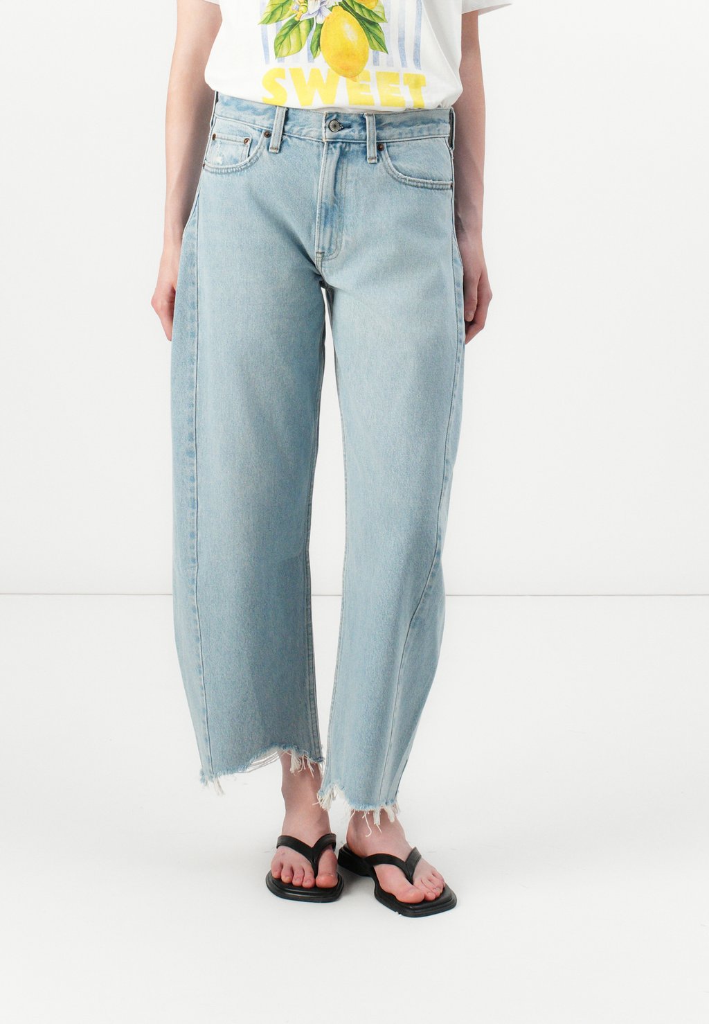 

Джинсы свободного кроя DESTROY HEM BARREL Abercrombie & Fitch, цвет Blue Denim