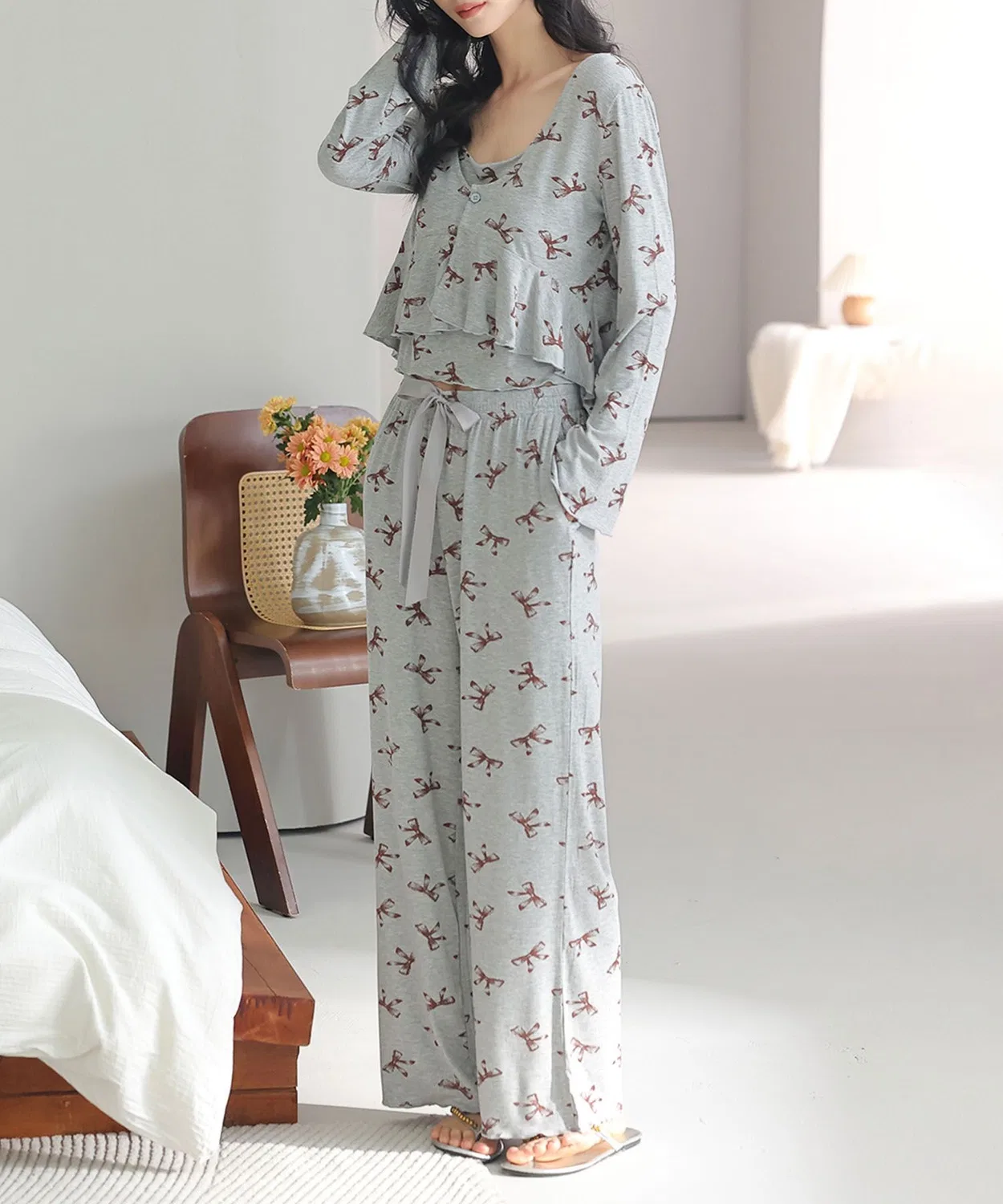 Комплект пижамы: топ на бретелях с чашками, длинные брюки и кардиган, Aimoha, 3 предмета, светло-бежевый — фото 3