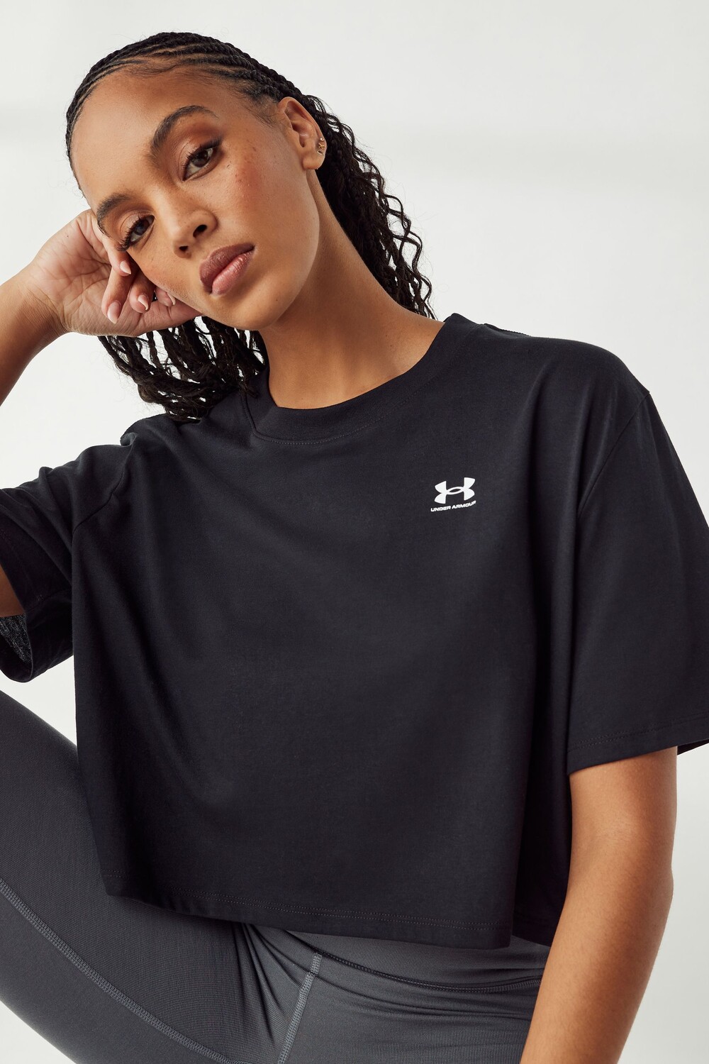 

Укороченная футболка с логотипом Under Armour, черный
