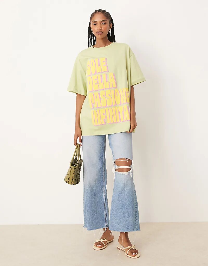 

Футболка ASOS DESIGN свободного кроя с принтом подошвы Делла в цвете шалфея