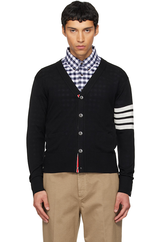 

Кардиган из мериносовой шерсти с классическим V-образным вырезом и четырьмя полосами Thom Browne, черный
