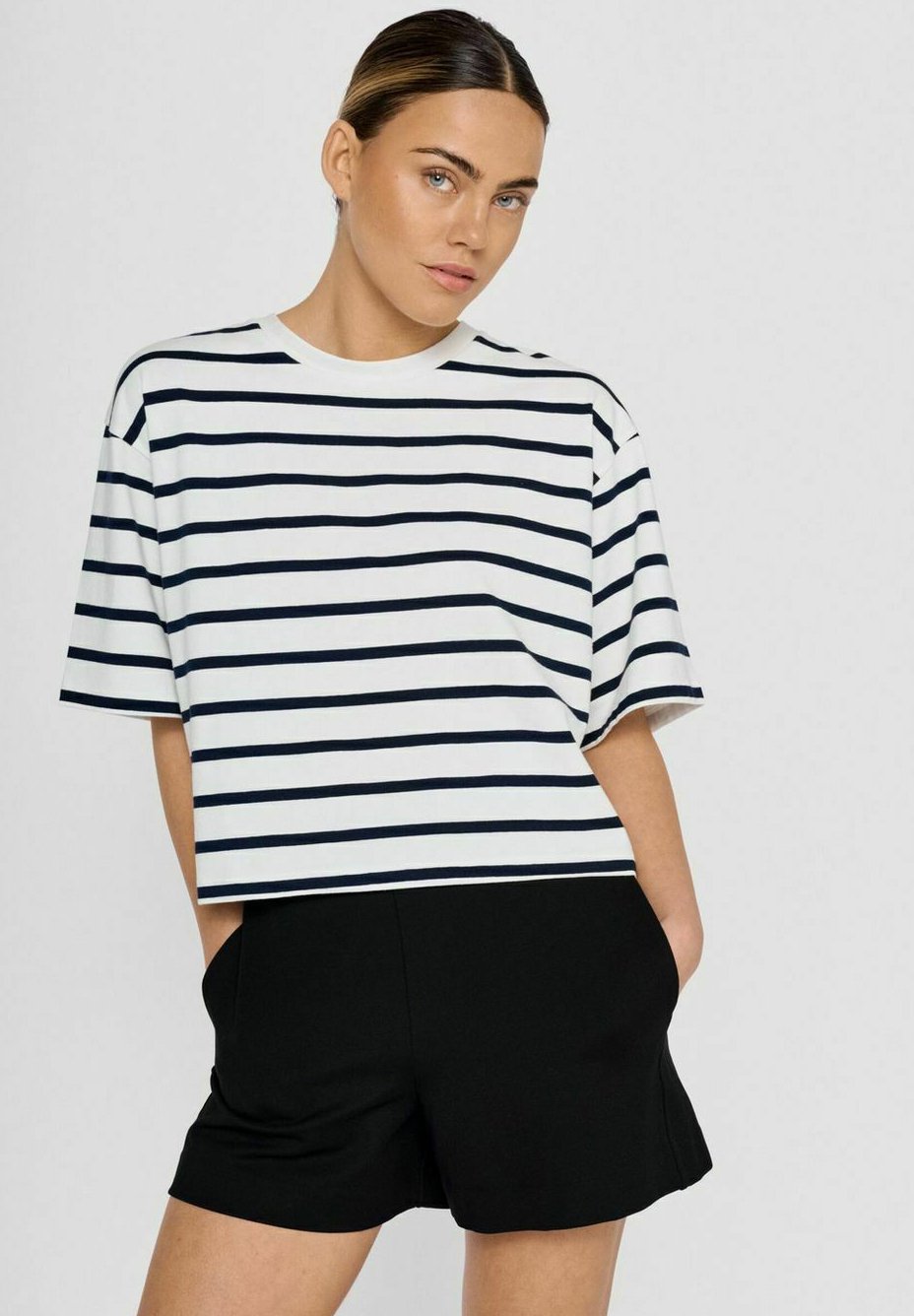 

Футболка с принтом TIBI - STRIPE RESIDUS, белый