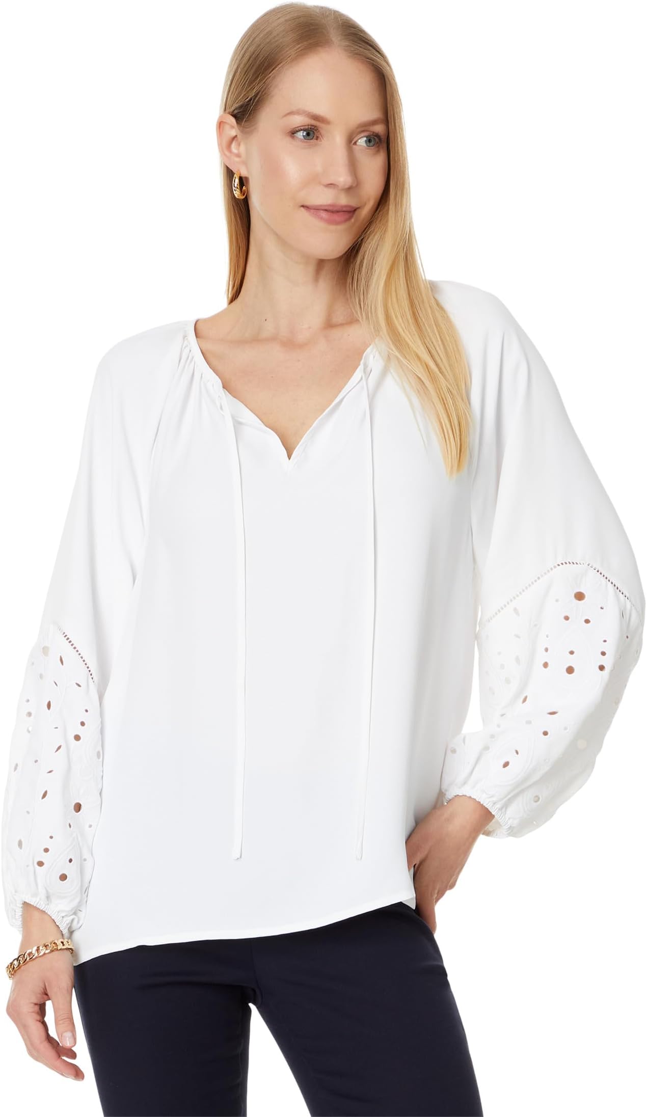 

Топ Vince Camuto Raglan Slv Split Neck Blouse W Embroidery, цвет Ultra White