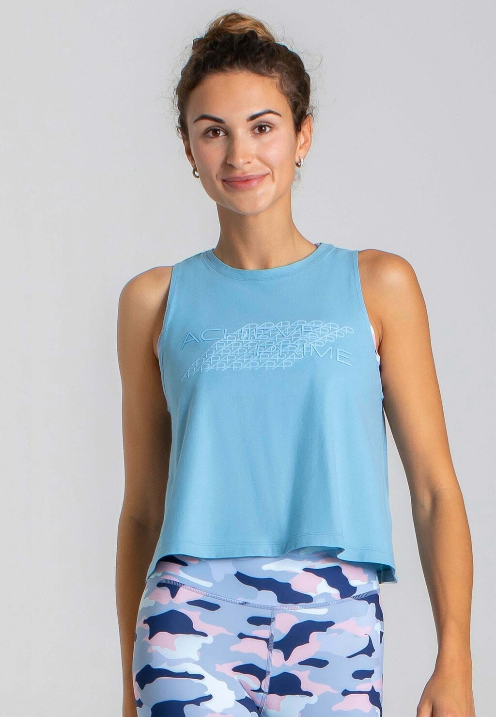 

Топ CROP TIME Achieveprime, цвет dusty baby blue