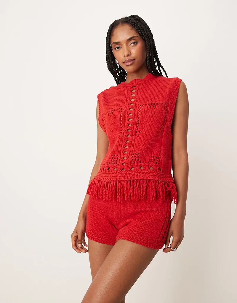 

Майка ASOS DESIGN с бахромой и ажурными швами, цвет красный