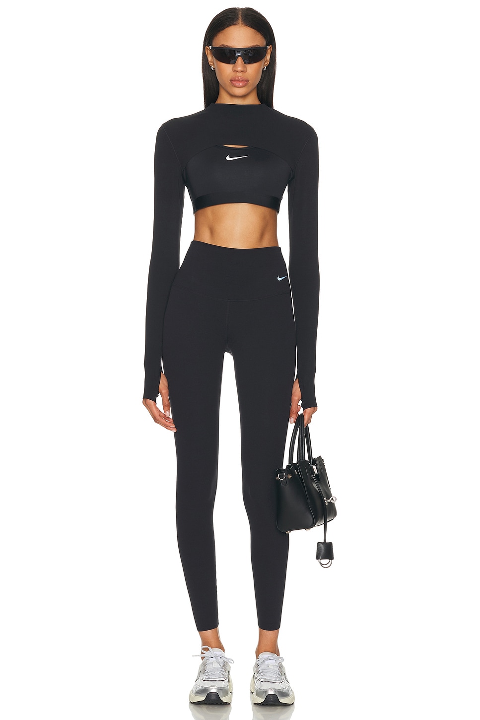 Спортивный бюстгальтер Swoosh Medium Support с мягкой подкладкой Nike, Black & White — фото 4
