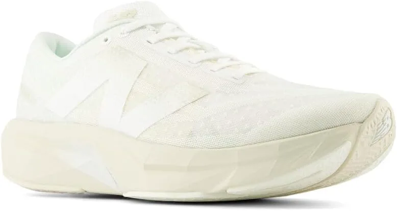 Мужские беговые кроссовки New Balance FuelCell Rebel V4, белый — фото 4