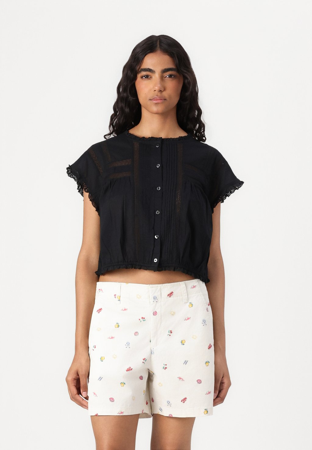 

Блузка на пуговицах RUFFLE TRIM FASHION SHIRT GAP, черный