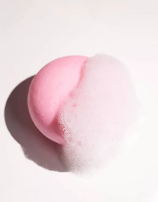 

Шампунь Psychic Sisters Rosmary and Biotin со скрытым сердцем из драгоценного камня розового кварца