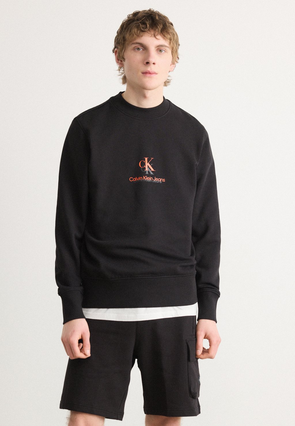 

Толстовка SHADOW LOGO CREW NECK Calvin Klein Jeans, черный