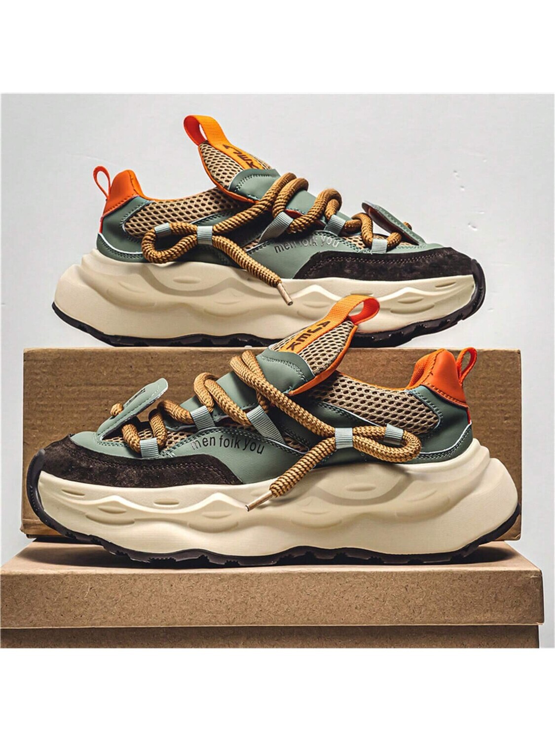 

Кроссовки SHEIN, хаки