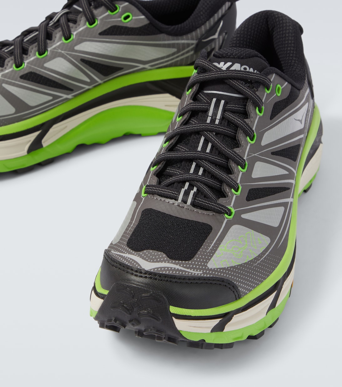Беговые кроссовки Mafate Speed 2 Hoka One One, Black / Electric Green — фото 3