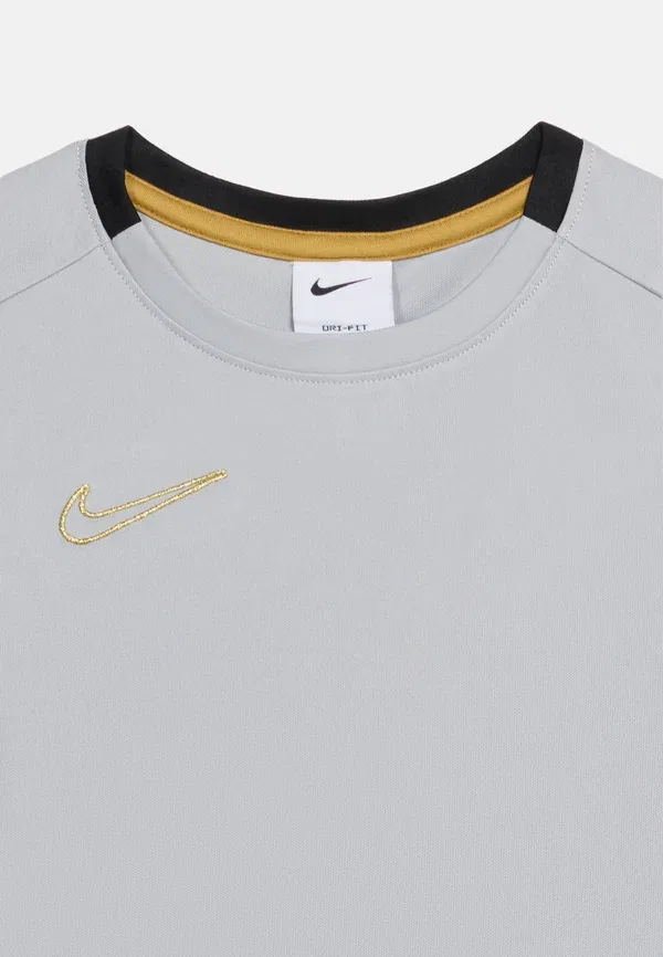 Футболка спортивная Nike Performance, цвет светло-дымчато-серый — фото 4