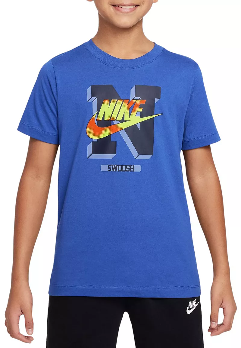 

Детская футболка Sportswear Futura с сезонным рисунком и логотипом Nike, цвет Game Royal