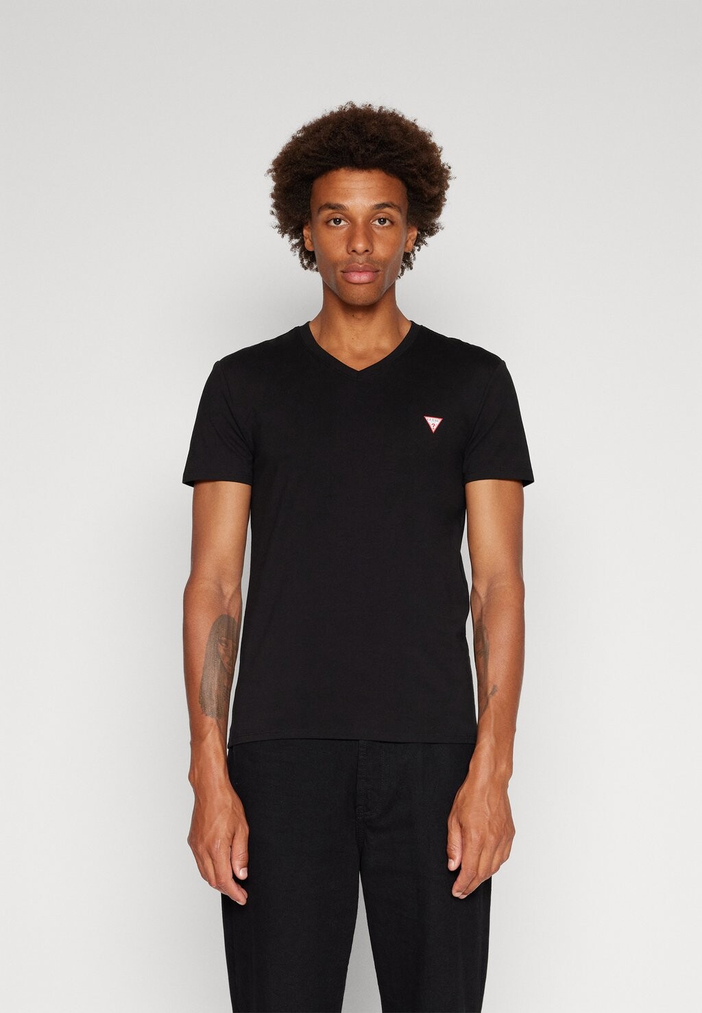 

Базовая футболка CORE TEE Guess, угольно-черный