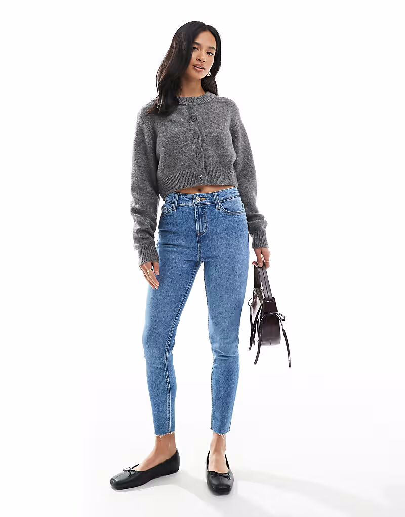 

Узкие джинсы Miss Selfridge Petite в средне-голубом цвете