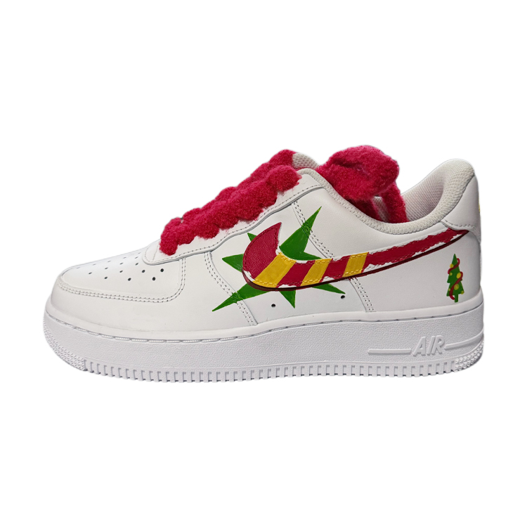 

Кроссовки Air Force 1 07 Christmas Trees low top skateboard мужские белый желтый Nike, белый красный желтый
