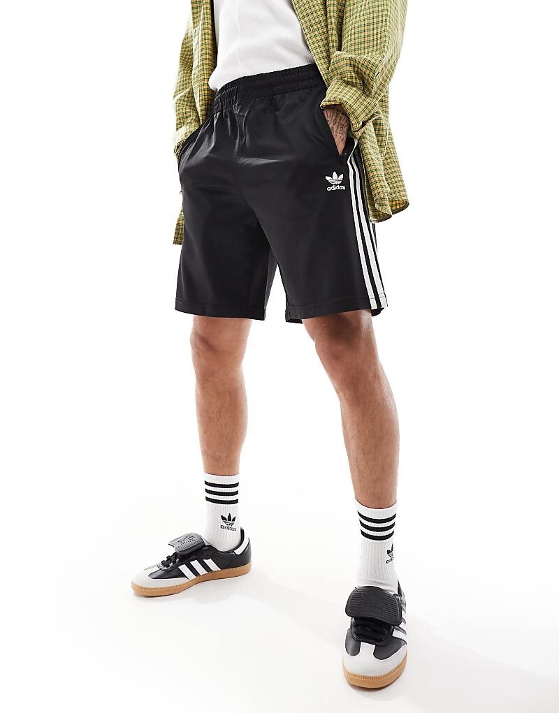 

adidas Originals – Adicolor Firebird – Черные шорты