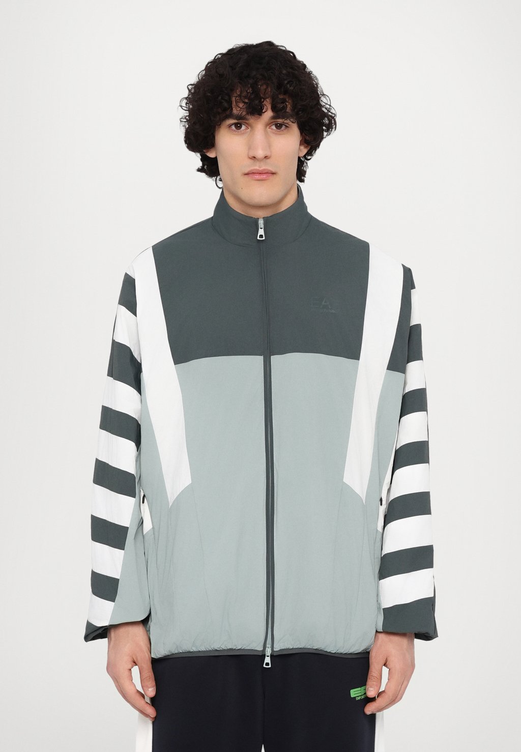 

Легкая куртка JACKET EA7 Emporio Armani, зеленый