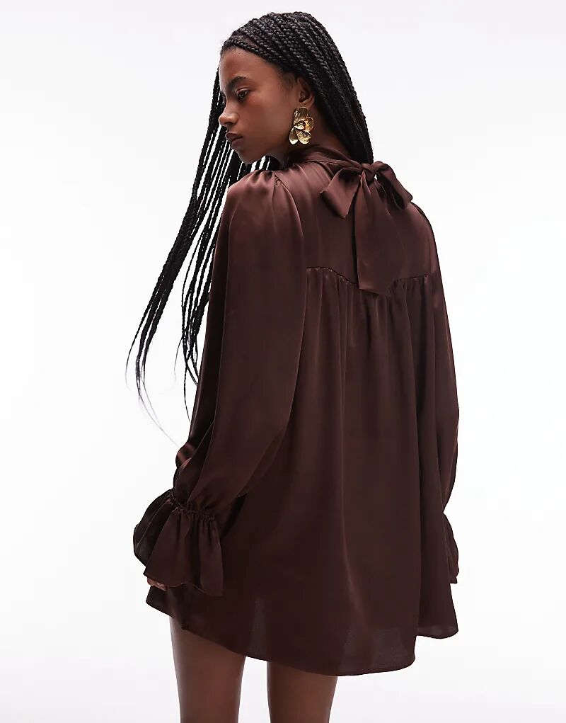 

Атласное мини-платье шоколадного цвета с высоким воротом и рукавами-блузонами от ASOS DESIGN