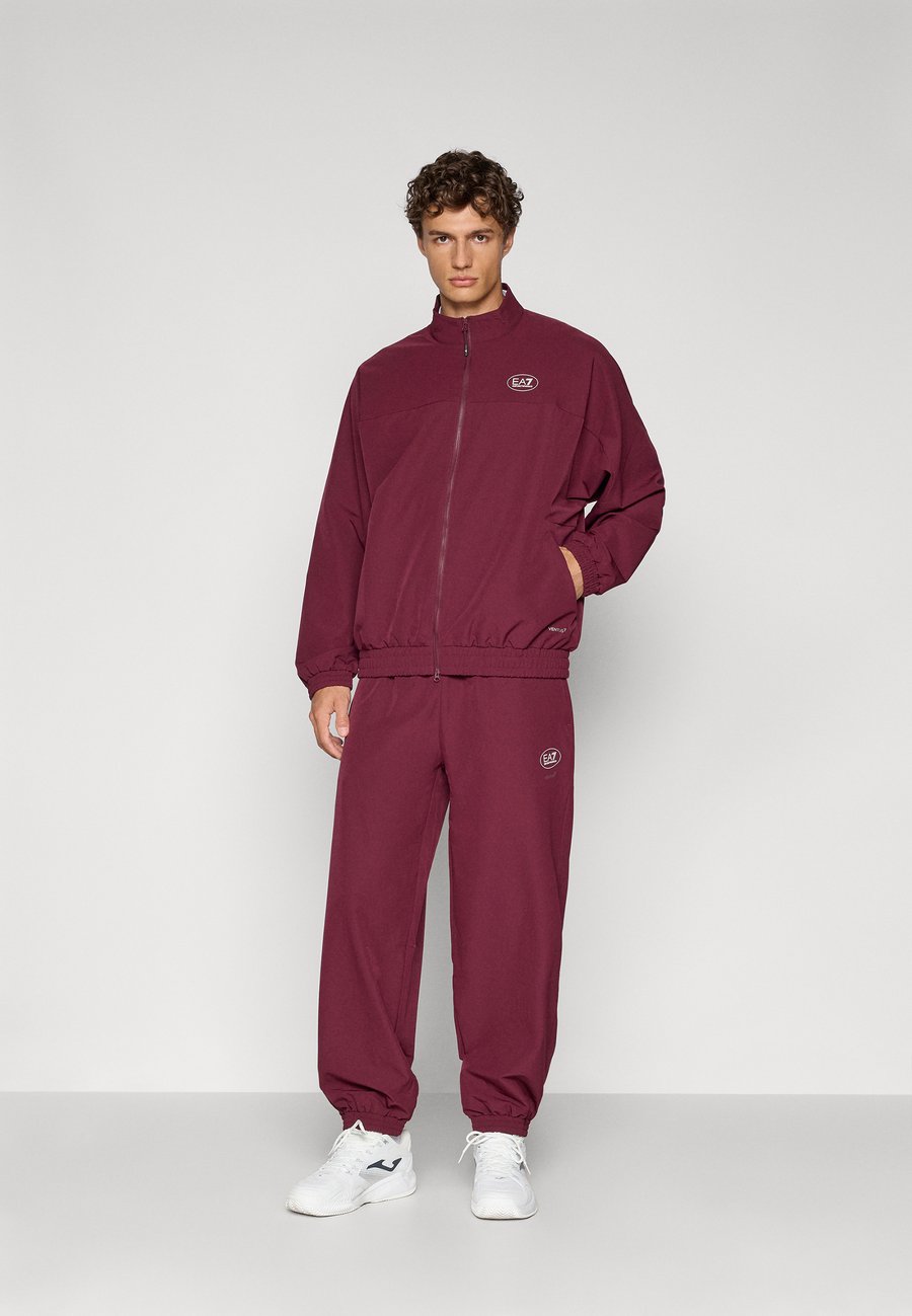 

Спортивный костюм EA7 Emporio Armani TENNIS PRO TRACKSUIT SET, Bordeaux