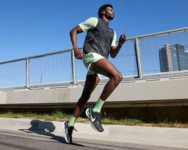 Мужские кроссовки Nike Pegasus Trail 5, черный/белый/серый — фото 2