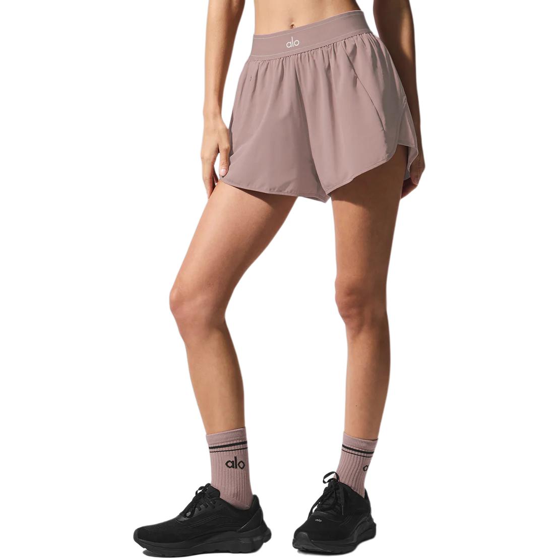 

Alo Yoga Женские спортивные шорты черные