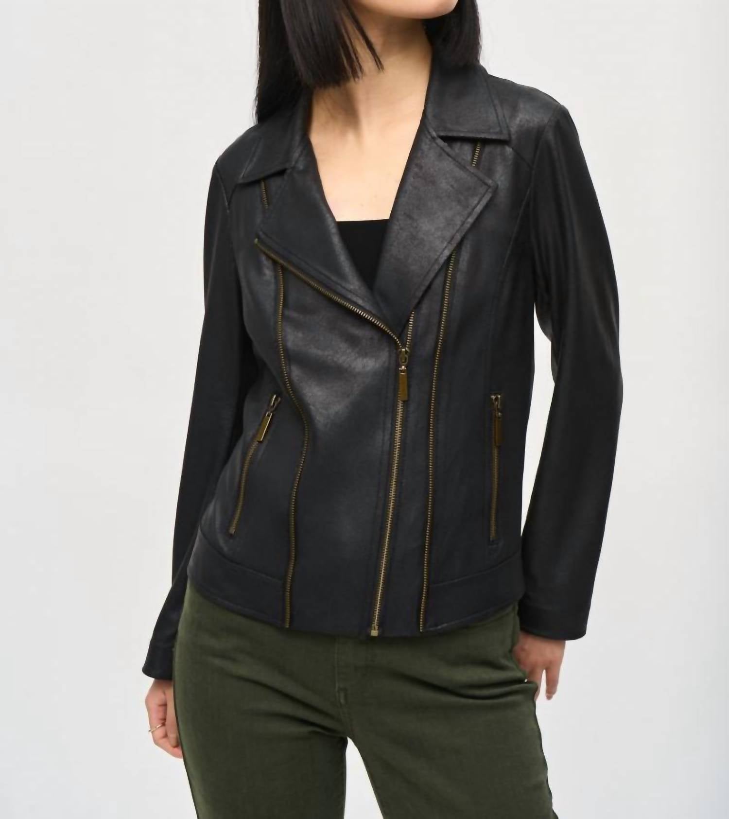 

Черная куртка из искусственной замши с фольгированным покрытием Joseph Ribkoff