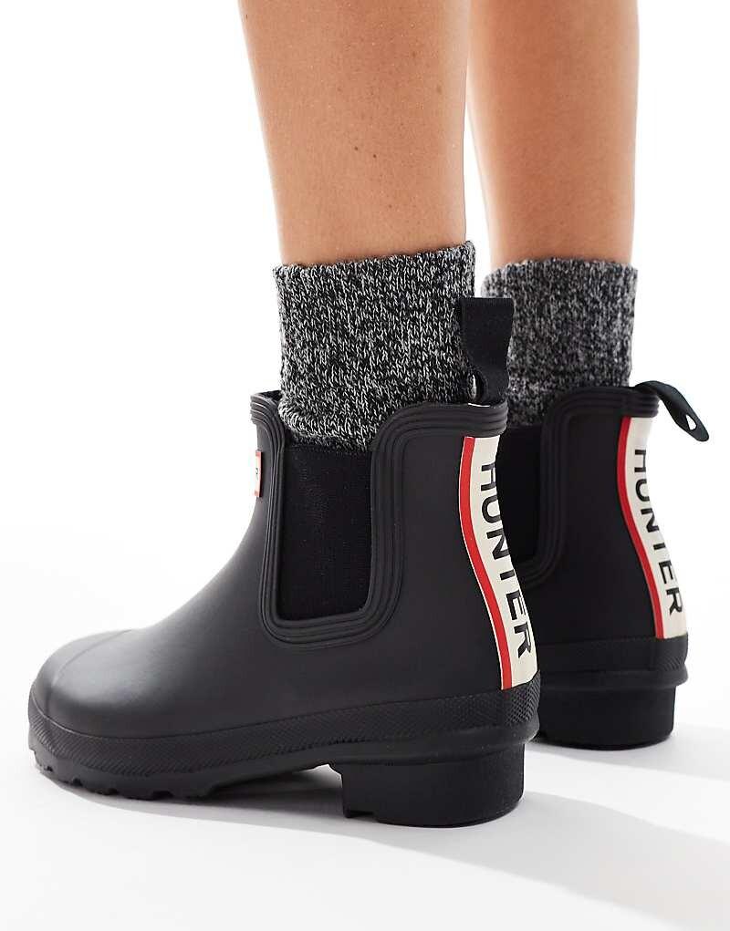 

Hunter Original – черные резиновые сапоги с трехцветным логотипом