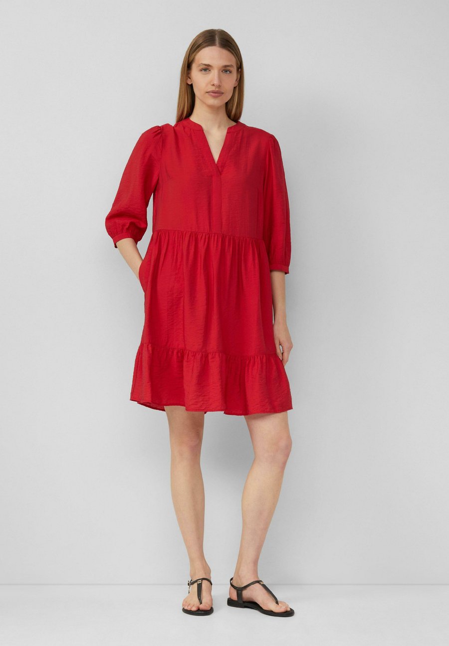 

Платье s.Oliver STRUKTURIERTES AUS MIT EINGRIFFTASCHEN, Mohnrot/Red