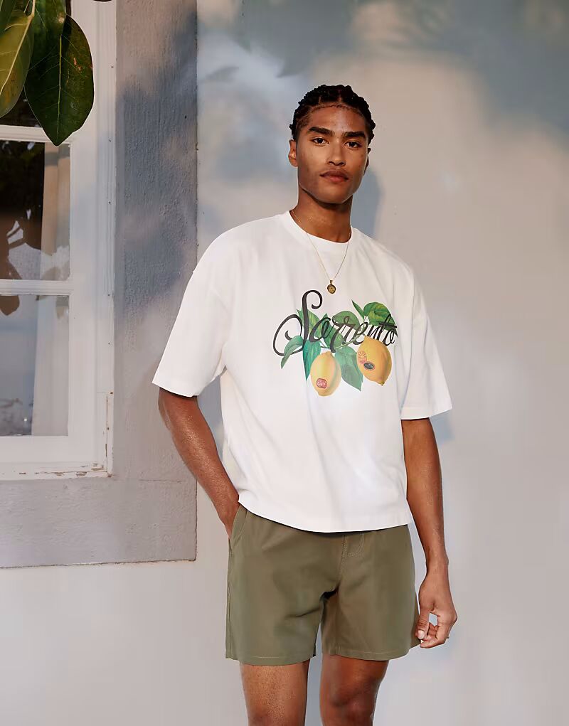 

Футболка свободного кроя ASOS DESIGN с летней графикой белого цвета