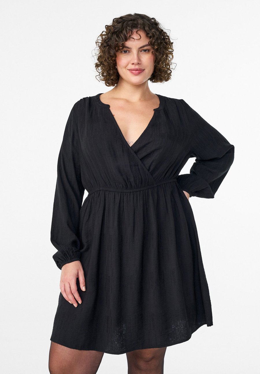 

Платье Zizzi KURZES STRUKTURIERTES WICKELOPTIK, Black