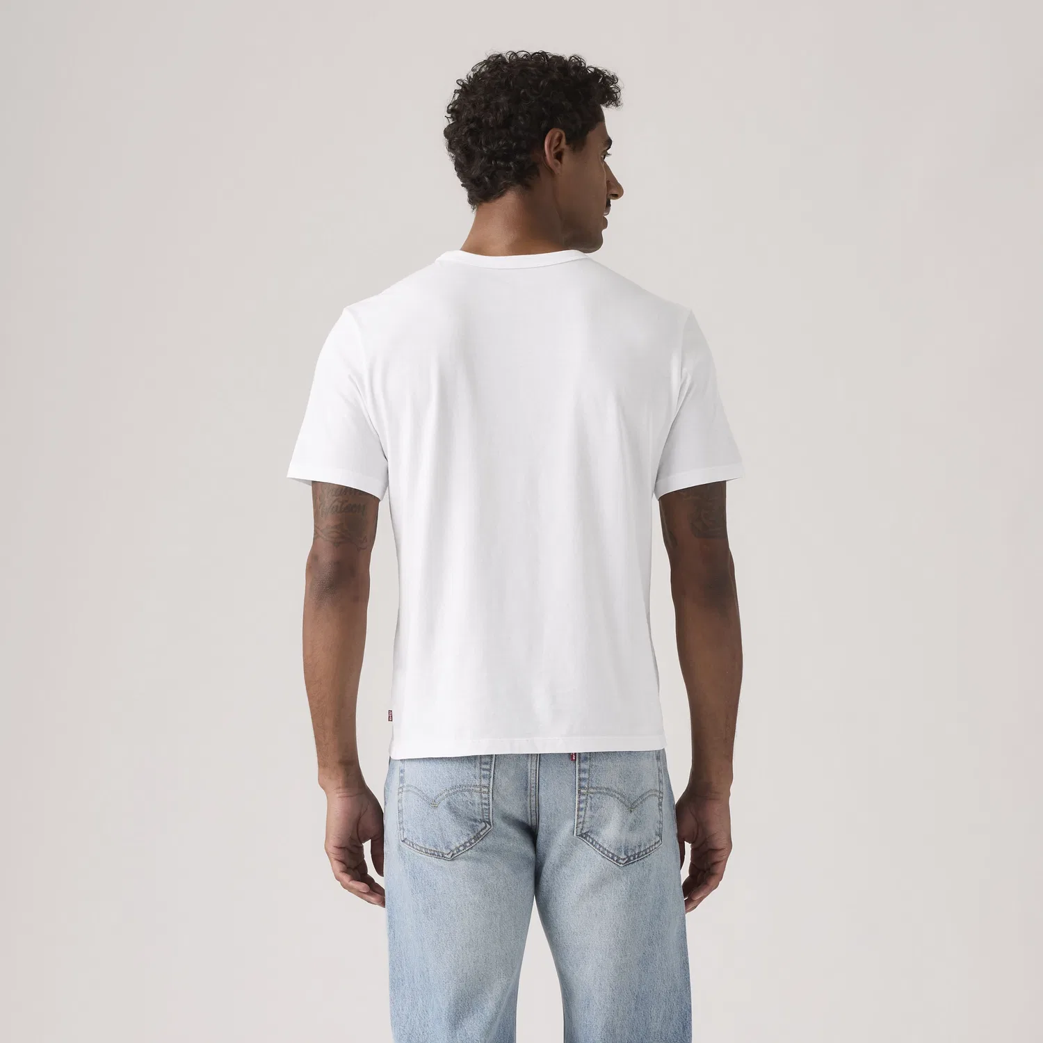 Уменьшенная в размере футболка Levi's, White — фото 4