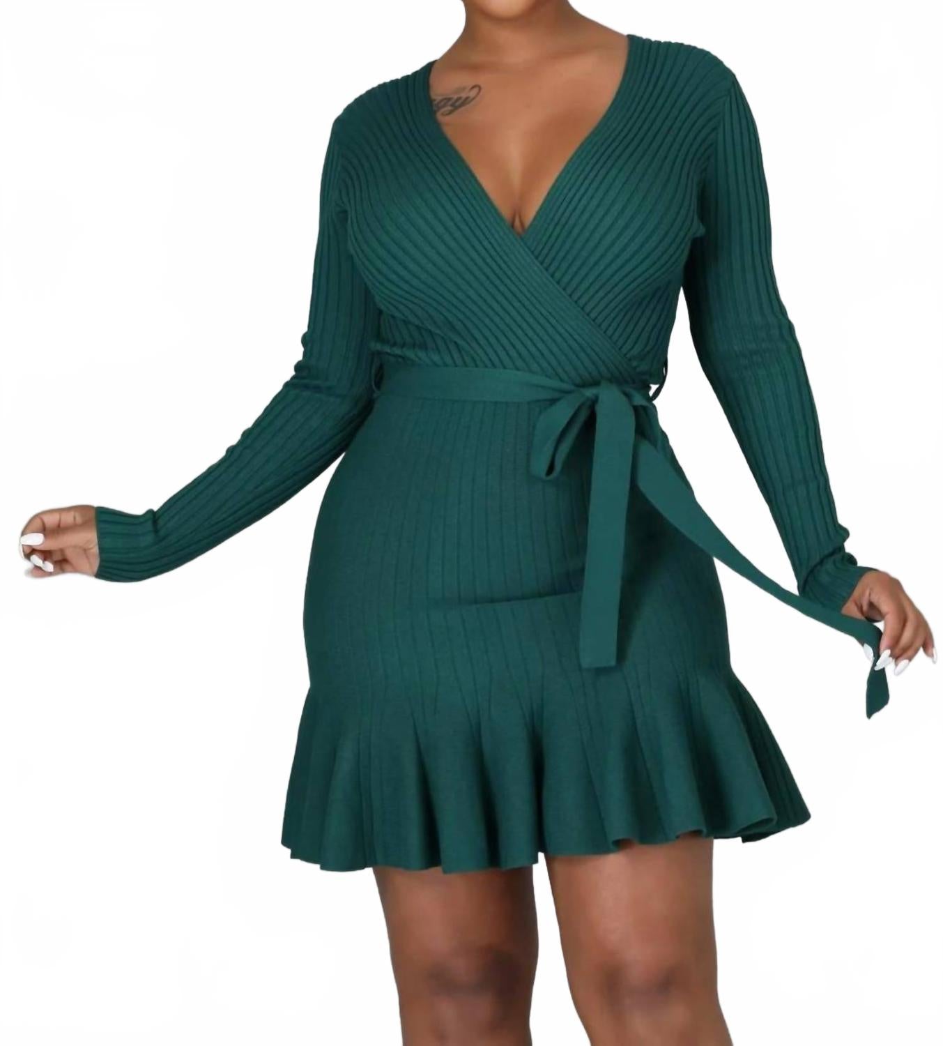 

Спокойное платье с V-образным вырезом в зеленом цвете JBLA