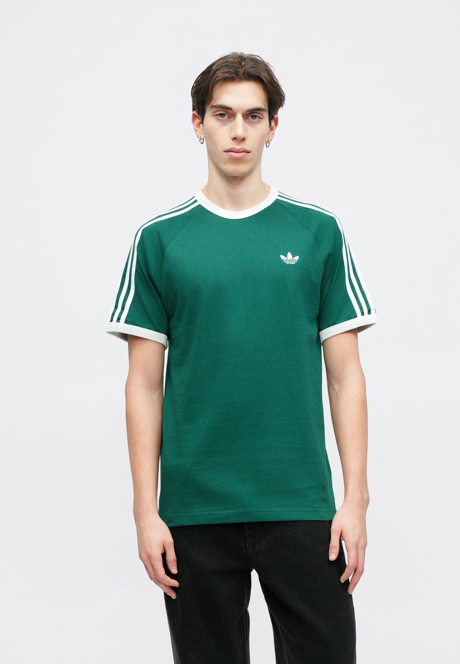 Футболка Adidas Originals TEE, Collegiate Green/Dark Green — фото 4