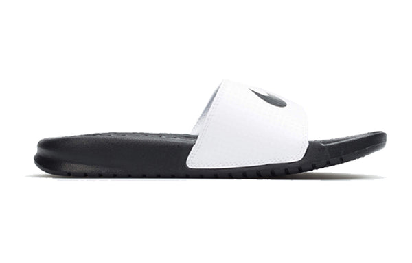 Тапочки klapki benassi swoosh 'black white' Nike, черный — фото 2